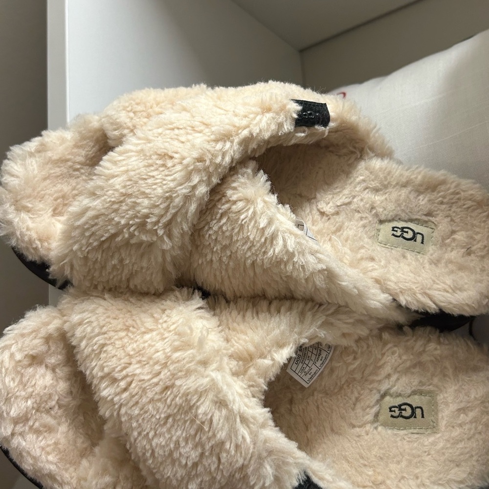 Fuzzy Ugg Slippers!! Super Comfortable! - image 2